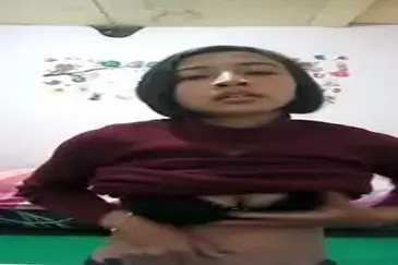 Dokumentasi Gadis Cantik Baju Cokelat Live Kasur 2026 poster