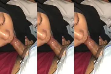 Dokumentasi Gadis Cantik Live Bersantai Kasur poster